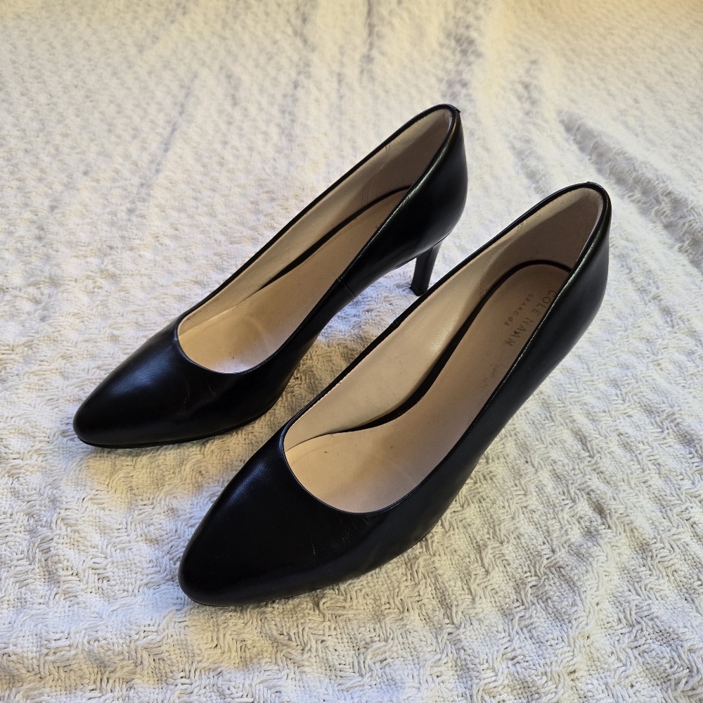 Cole Haan Black Leather Pumps Classic Mid Heel Size 9B